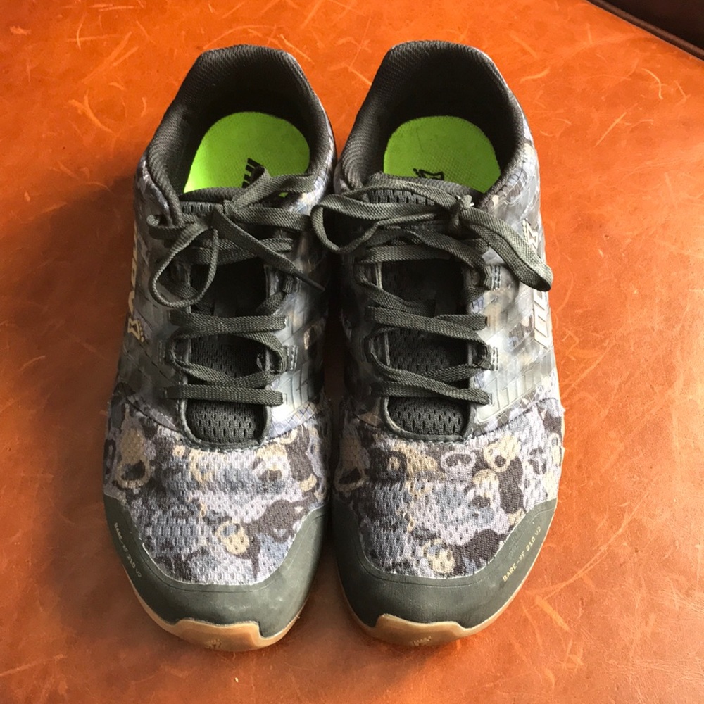 EUC INOV-8 Bare-XF 210 V2 zero-drop training shoes